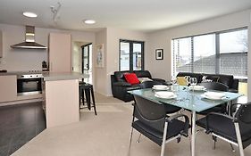 Apartment Near Hagley Park With Secure Entry- Carlton Villa 3